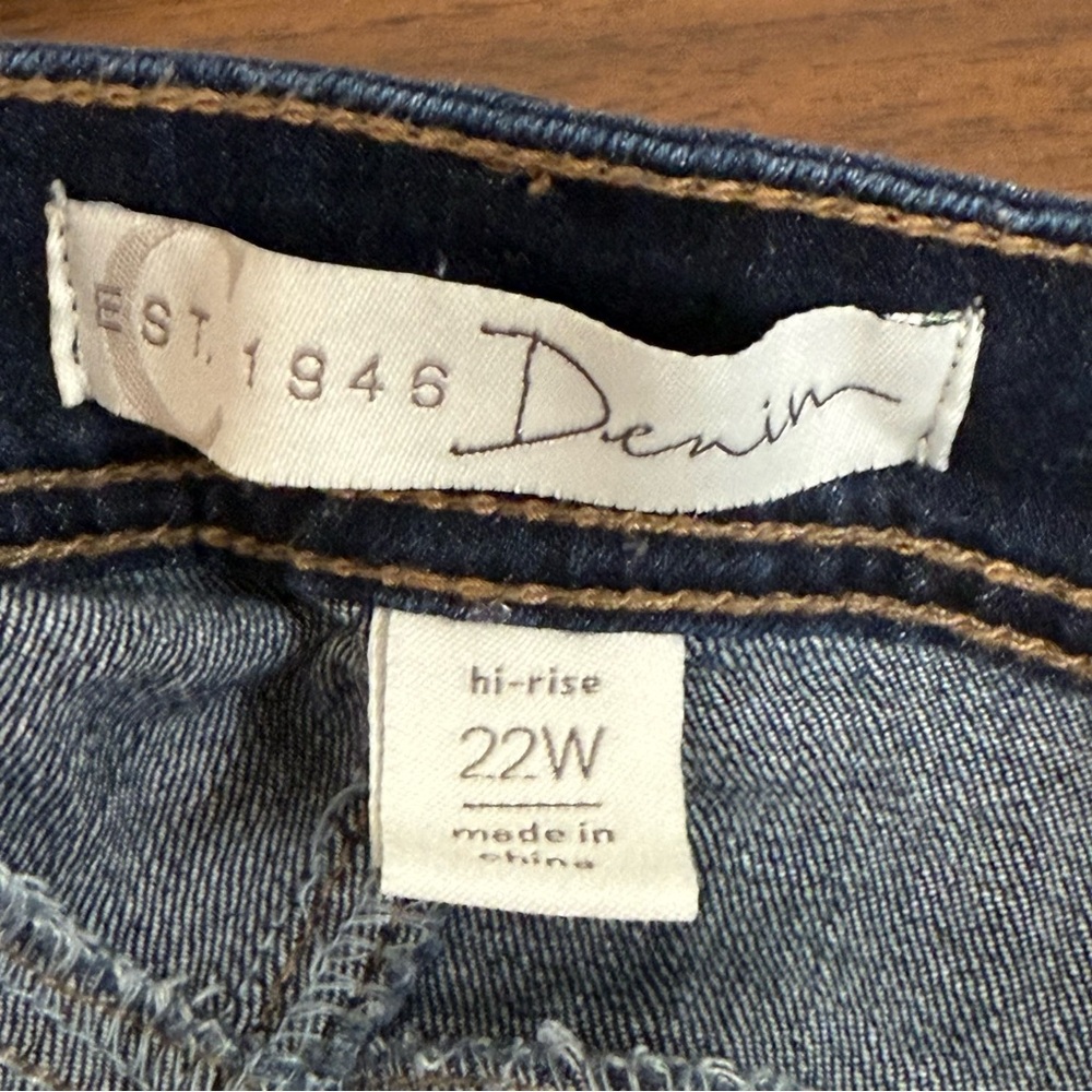 Catherines Denim Hi-Rise Bermuda Shorts 22W Dark Wash Stretch Plus Size - Picture 3 of 6